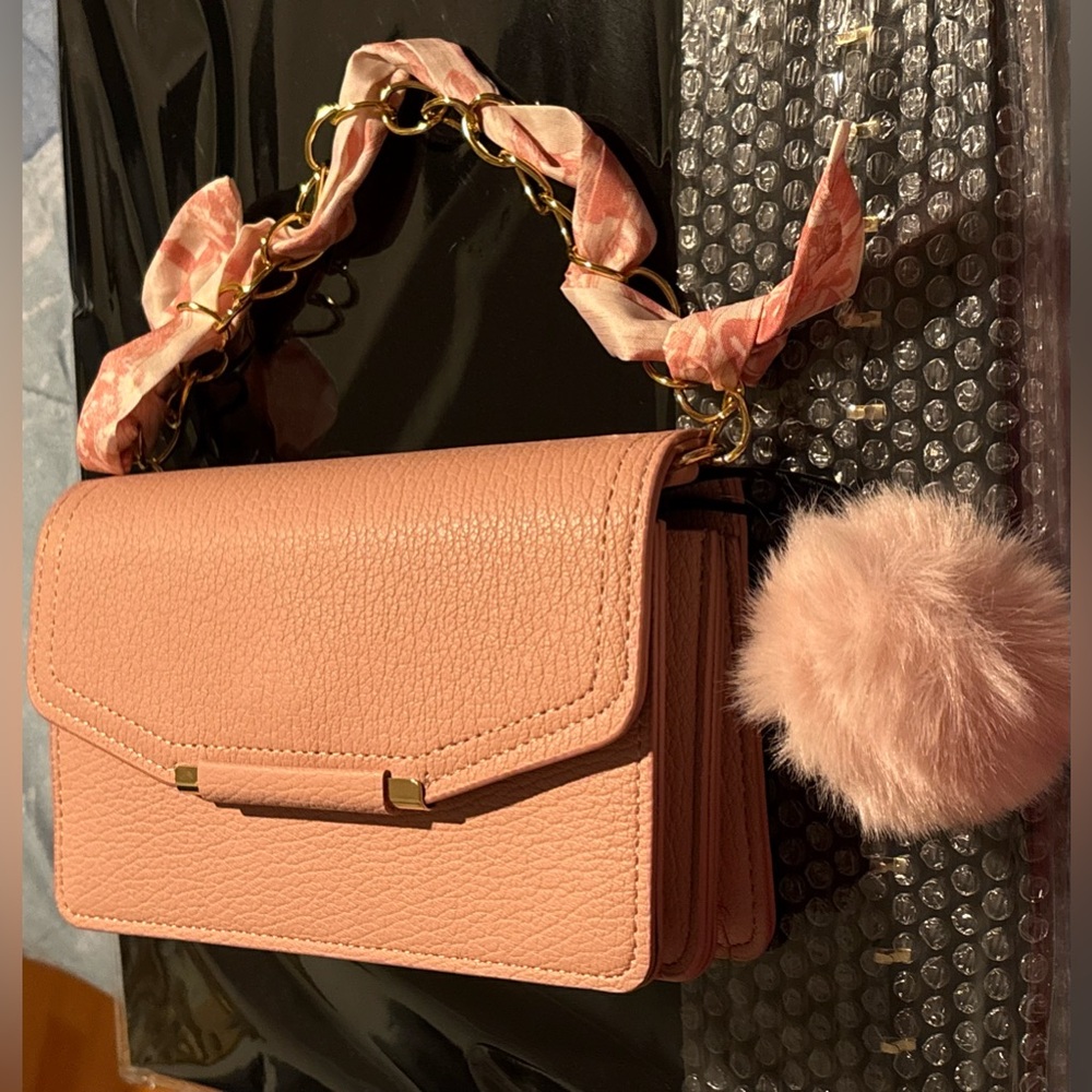 NWT 4pc Pink Vegan Leather Crossbody Hand Bag w/ Twilly, Charm and Wallet - Picture 4 of 14